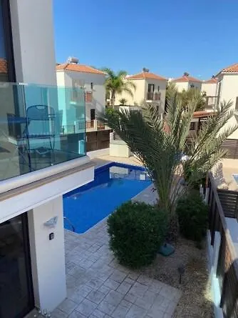 Ocean Breeze Vila *